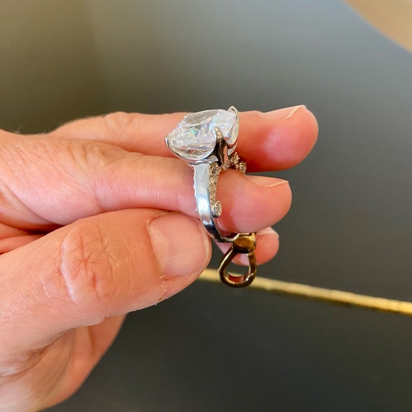 authentic rare luxury Juicy Couture engagement ring charm - Picture 17 of 17